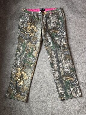 Realtree Camo Denim Pants Women’s Hunting Jeans Pink Trim SIZE 18